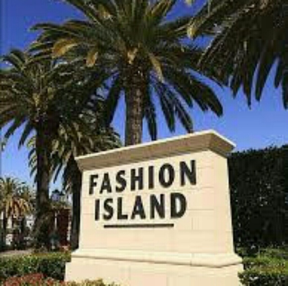 🌹Meet your posher Sheila🔥Top Seller and @Protected77733 - Picture 7 of 7